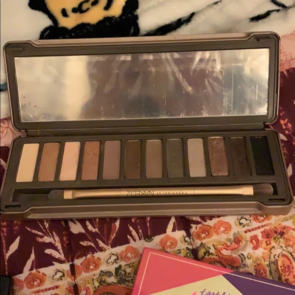 UPDATED Makeup bundle - Picture 2 of 7
